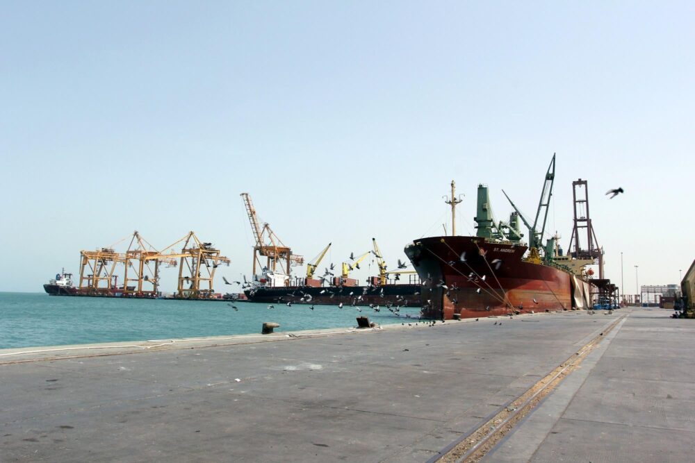 التصعيد يتسع إلى مأرب والمخا والساحل الغربي.. وجغرافيا الحرب تلامس مراكز الإنتاج