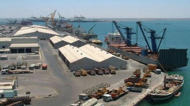 محافظ تعز: استهداف ميناء المخا عطّل النشاط التجاري والسمكي وألحق خسائر كبيرة