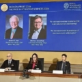 نوبل الاقتصاد 2026 تكرّم روبرت هول ومايكل وودفورد عن أبحاث استقرار الاقتصاد الكلي